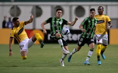 América Mineiro y Barcelona jugaron con público en Brasil