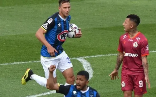 El atacante de Huachipato aparece como italiano en el Campeonato Nacional.