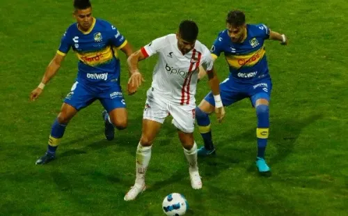 Estudiantes derrotó a Everton con Pepi Sappa entre sus hinchas en Sausalito. (Foto: Agencia UNO)