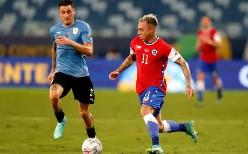 Chile y Uruguay se miden en la última fecha de las eliminatorias a Qatar 2022. José María Giménez será baja en los charrúas. Foto: Getty Images