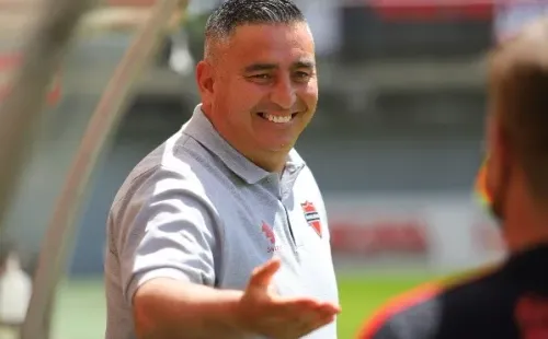 García sonríe: es el único DT que tiene a su equipo invicto tras seis fechas (Agencia Uno)