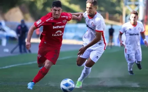 Ñublense y La Calera empataron sin goles, dejando todo para la vuelta. Foto: Agencia Uno
