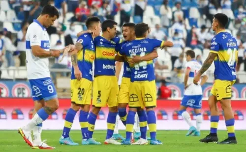 Universidad Católica cayó ante Everton y llegó a tres partidos consecutivos sin saber de triunfos. Gabriel Boric aconsejó a Cristián Paulucci para mejorar el nivel de los Cruzados. Foto: Agencia Uno