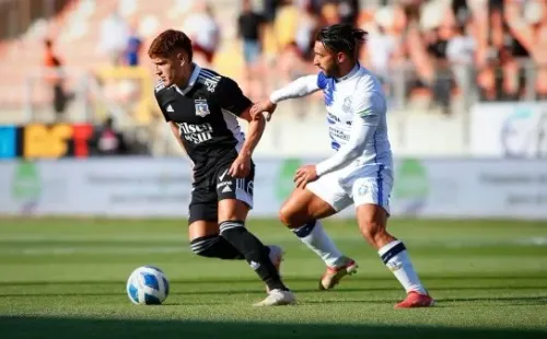 Leo Gil superó al mediocampo de Antofagasta (Foto: Colo Colo)