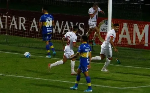 El único tanto en la ida lo marcó Matías Pellegrini.