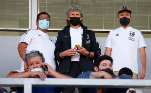 Daniel Morón junto a los dirigentes Edison Marchant y Edmundo Valladares en Calama (Foto: Colo Colo)