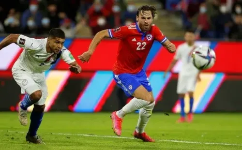 Ben Brereton Díaz se ganó, a punta de goles y entrega, el cariño de todo Chile. Su madre se emocionó con el respaldo de los hinchas al delantero. Foto: Agencia Uno