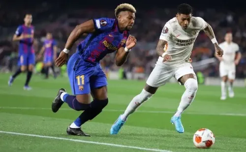Barcelona sale a jugarse su opción en la Europa League en el infierno del Galatasaray de Erick Pulgar. Foto: Getty Images