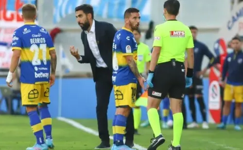 Cuevas estalló contra el arbitraje después de irse expulsado ante Universidad Católica. (Foto: Agencia Uno)