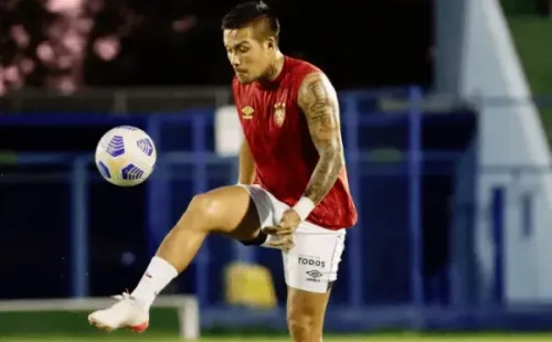 Parraguez marcó tres tantos en la victoria ante Íbis.