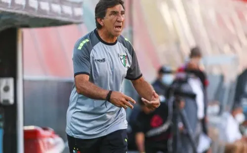 Jiménes confía en el trabajo de Gustavo Costas en la banca de Palestino (Agencia Uno)