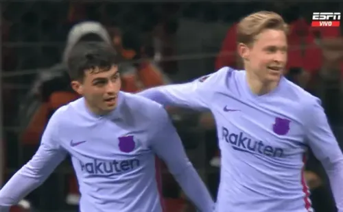 Pedri anotó un auténtico golazo ára el empate del Barcelona. (Foto: Captura Espn)