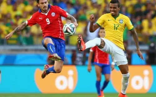 Pinilla contra Brasil en el Mundial 2014: ahora la rompe como enviado especial.