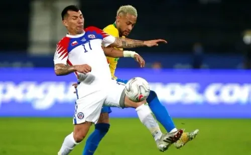Valdivia le tiene toda la fe a Chile ante Brasil.