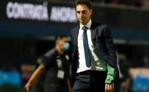 Diego Alonso revirtió un oscuro panorama para Uruguay, que llegó a estar séptimo en la clasificación, y los dejó en el cuarto lugar de la tabla sacando el último cupo directo a Qatar 2022. (Foto: Getty)