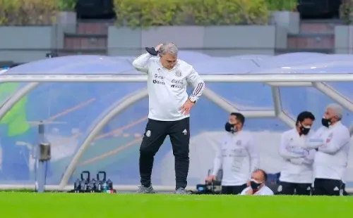 El Tata Martino no podrá acompañar a la selección mexicana producto de un desprendimiento de retina en su ojo derecho. (Foto: Getty)