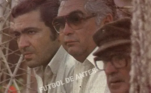 Luis Santibáñez como DT de San Felipe en la previa de un clásico del Aconcagua contra Trasandino a principios de los 80. (Foto: Revista Fútbol Total)
