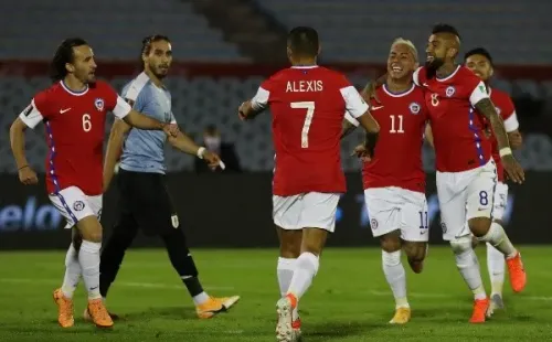 Chile y Uruguay se enfrentaron por última vez el 8 de octubre de 2020, donde La Roja cayó por 2-1 con un gol de último minuto de Maximiliano Gómez. (Foto: Getty)