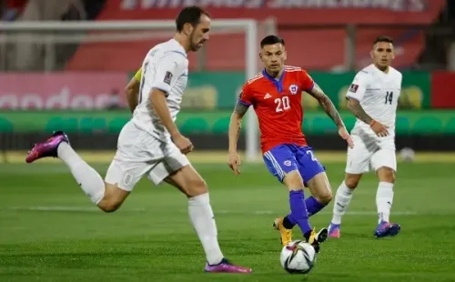 Diego Godín jugó su último partido de eliminatorias en Chile. (Foto: Getty Images)