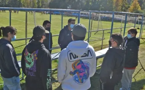 Futbolistas de Disforia FC conocieron las instalaciones de Universidad Católica. (Foto: Universidad Católica)
