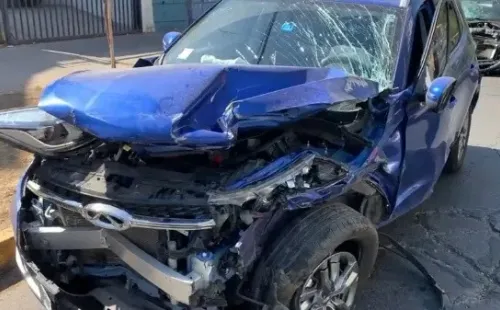 Así quedó el auto que Yamil Asad chocó en estado de ebriedad el pasado 10 de marzo por la noche. (Foto: Archivo)