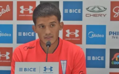 Yamil Asad pidió disculpas el 22 de marzo en una conferencia de prensa junto al presidente de Cruzados, Juan Tagle, y el gerente deportivo José María Buljubasich. (Foto: Universidad Católica)