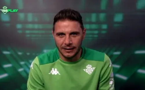 Joaquín le da la bienvenida al club que jugará con los 40 años.