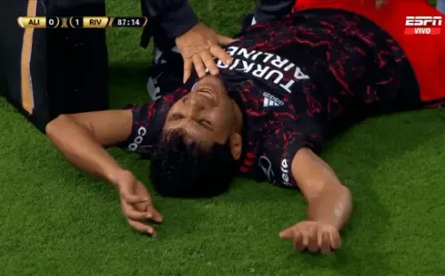 Robert Rojas estará varios meses por fuera.