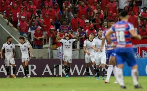 Colo Colo festeja en Brasil.