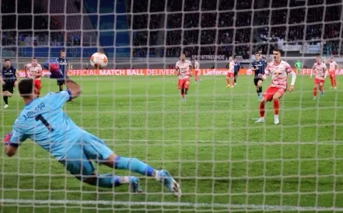 Juan Musso se lució en dos remates consecutivos. (Foto: Getty Images)