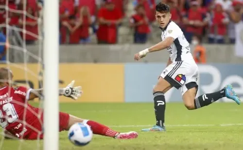 El primer gol de Pablo Solari en Copa Libertadores: triunfo de Colo Colo contra Fortaleza en Brasil.