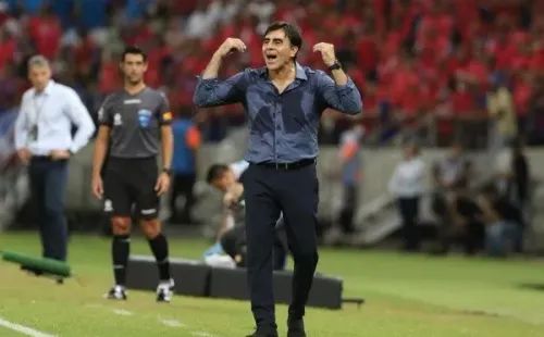 Gustavo Quinteros deberá tomar determinaciones. Foto: Conmebol.