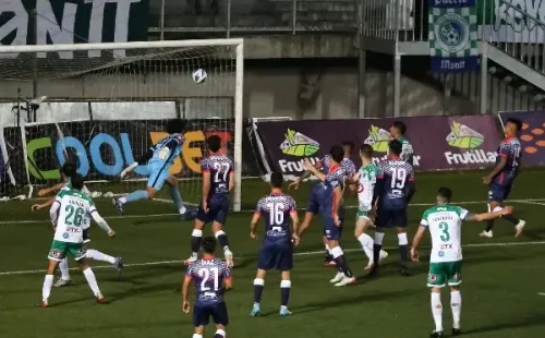 El gol de Puerto Montt que dejó en llamas el Chinquihue.