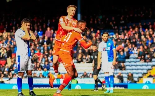 Blackpool le robó un empate al Blackburn Rovers y lo dejó complicado en la Championship. Foto: Getty Images