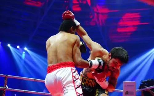 José “Pancora” Velásquez derrotó con un tremendo KO a Ronald Ramos en la co-estelar de la velada de boxeo en el Monticello. Foto: Guille Salazar, RedGol.