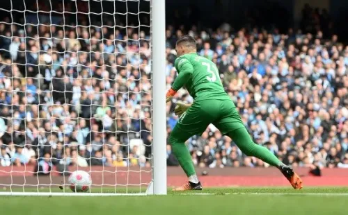 Ederson tuvo una brillante respuesta ante su error. (Foto: Getty Images)