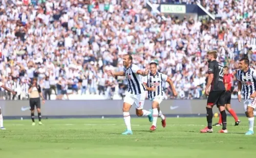 Barcos celebra su gol de cabeza (Foto: Alianza Lima)