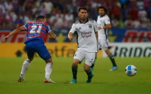 César Fuentes finalmente se quedará en el mediocampo de Colo Colo tras los rumores que lo pusieron como central en estos días. Foto: Comunicaciones Colo Colo