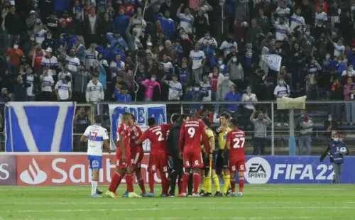 Los reclamos de los jugadores de Sporting Cristal.