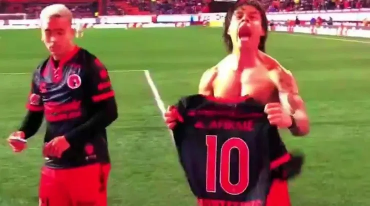 Montecinos se ha ido ganando el cariño de los hinchas de Xolos.