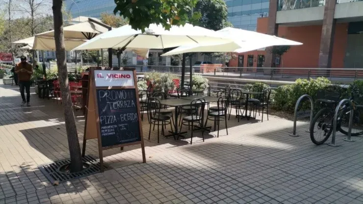 El local sumó hace poco tiempo una terraza para atender a los comensales que lleguen a “Il Vicino”. (Foto: Cedida).