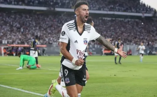 Juan Martín Lucero ha sido clave en el ataque de Colo Colo y es la gran duda para el choque ante Universidad Católica. Foto: Agencia Uno