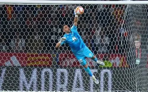 Permiso: una de las tapadas de Claudio Bravo, campeón de la Copa del Rey 2021-22.