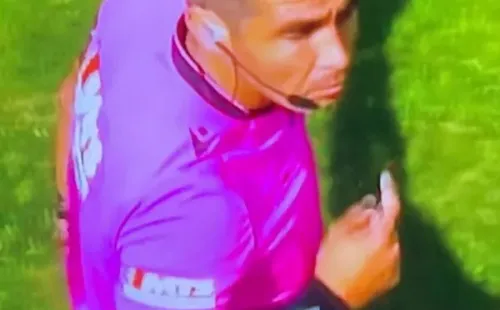 Vidal criticó a José Cabero por su trabajo en el duelo entre Universidad Católica y Colo Colo. (Foto: Captura)