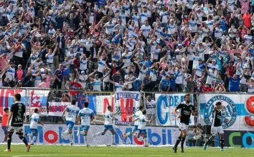 Universidad Católica quiere volver a celebrar con sus hinchas tras el empate con Colo Colo. Foto: Agencia Uno