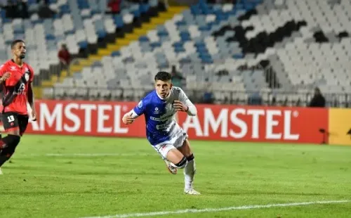 Jason Flores empató de penal y Manu López marcó el 2-1 con el que Antofagasta sigue vivo en Copa Sudamericana. (Foto: Agencia Uno)