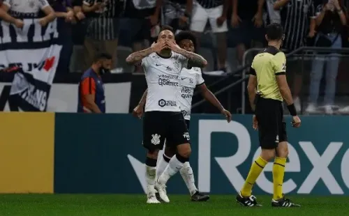 Maycon logró el primer doblete de su carrera. (Foto: Getty Images)