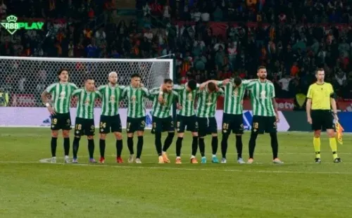 Los compañeros tampoco querían ver el penal.