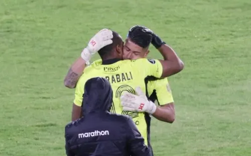 Omar Carabalí entró de emergencia ante los problemas físicos de Brayan Cortés y fue clave para el resultado de Colo Colo ante River Plate. Foto: Agencia Uno