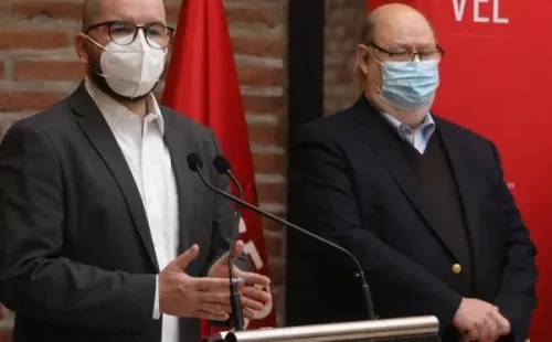 El ministro de la Secretaría General de la Presidencia, Giorgio Jackson, junto al Presidente del Servel, Andrés Tagle.